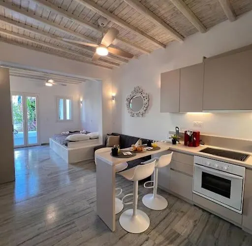 “myrto” Apartments- Ornos شقة *